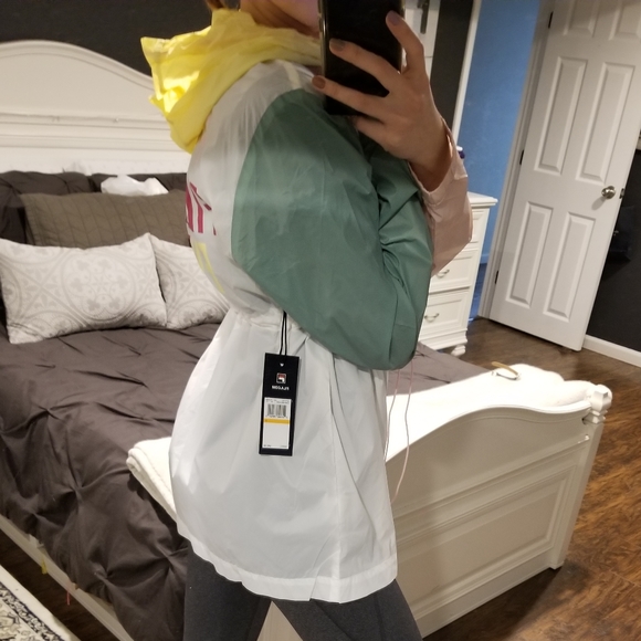 🎉FLASH🎉 BNWT FILA Liliana Wind Jacket - Picture 10 of 16